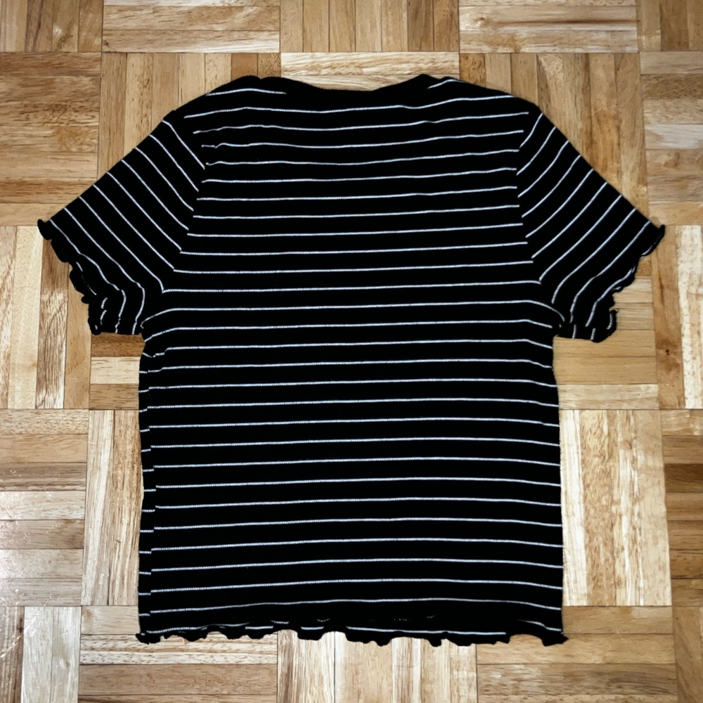 Wild Fable - Stretchy Rib-Knit Black & White Striped Baby Tee - Like New! - Picture 2 of 4